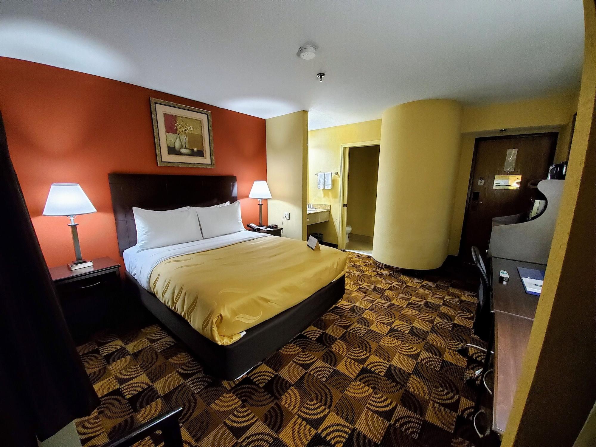 Quality Inn Brunswick Cleveland South Exterior photo