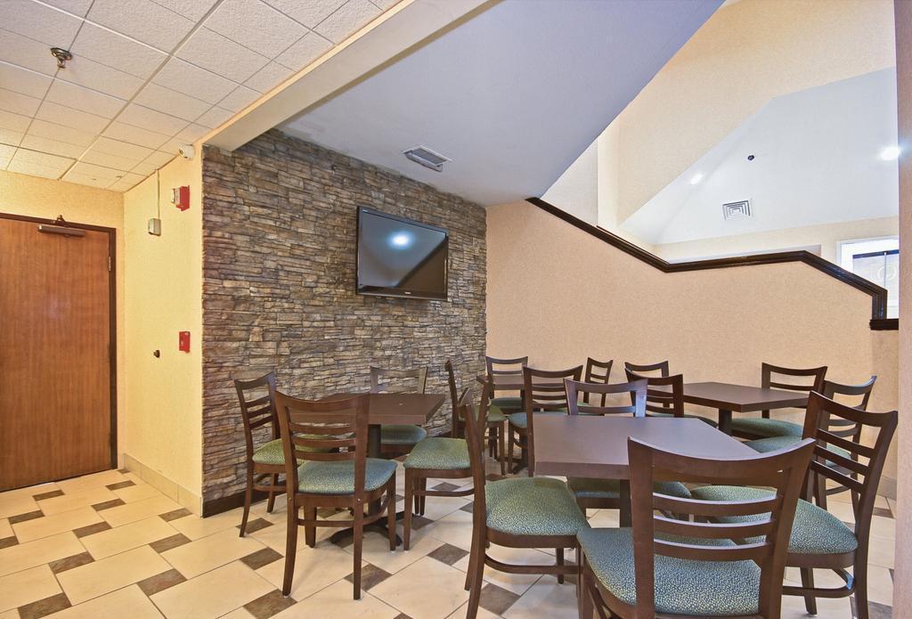 Quality Inn Brunswick Cleveland South Exterior photo
