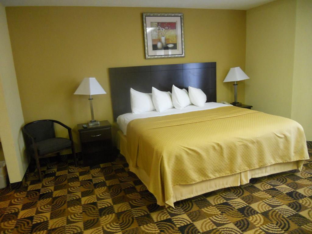 Quality Inn Brunswick Cleveland South Exterior photo