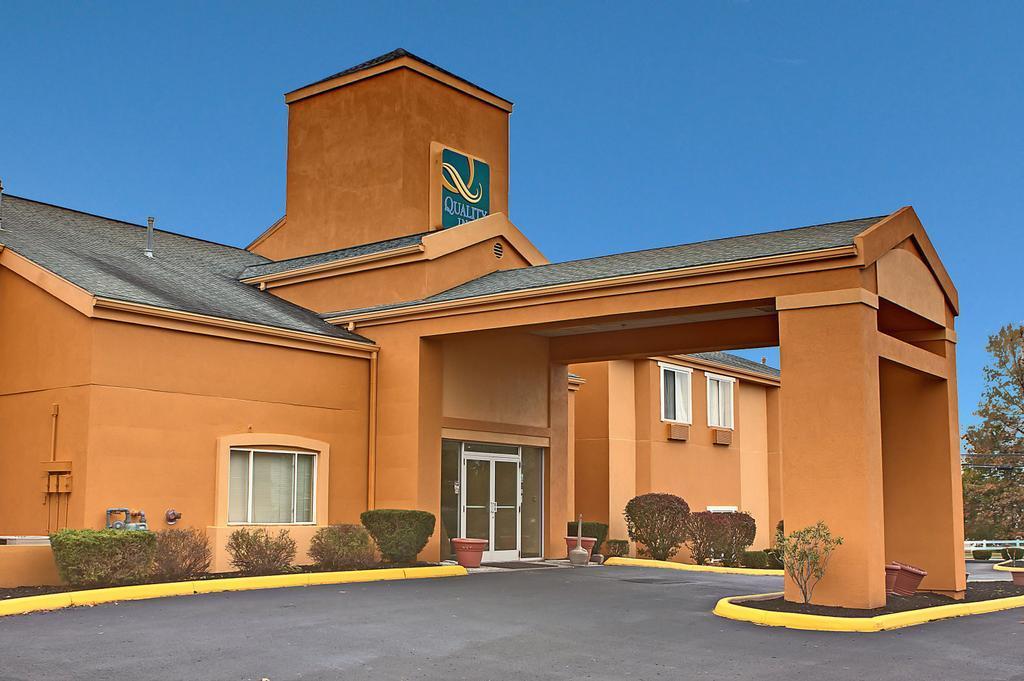 Quality Inn Brunswick Cleveland South Exterior photo