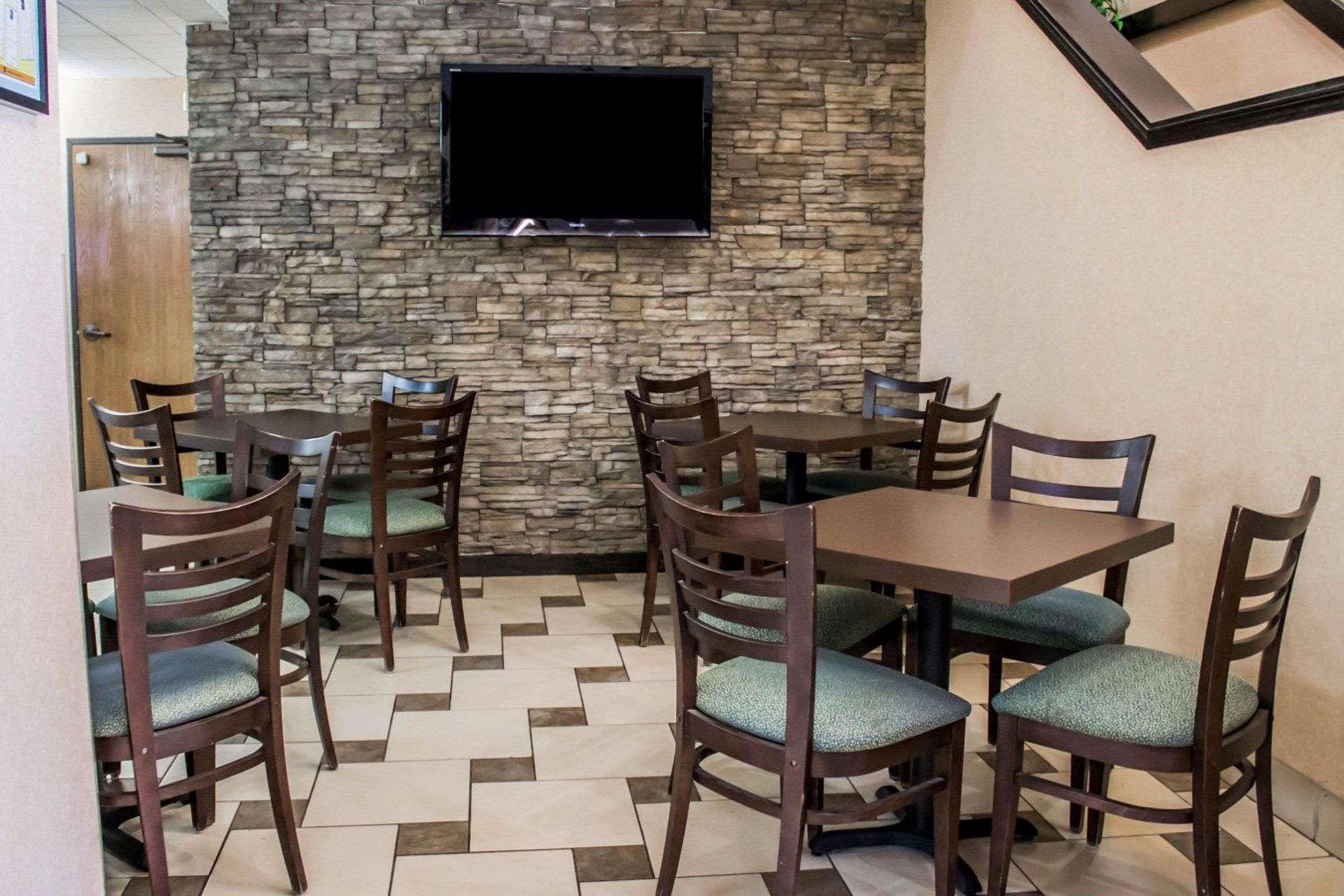 Quality Inn Brunswick Cleveland South Exterior photo