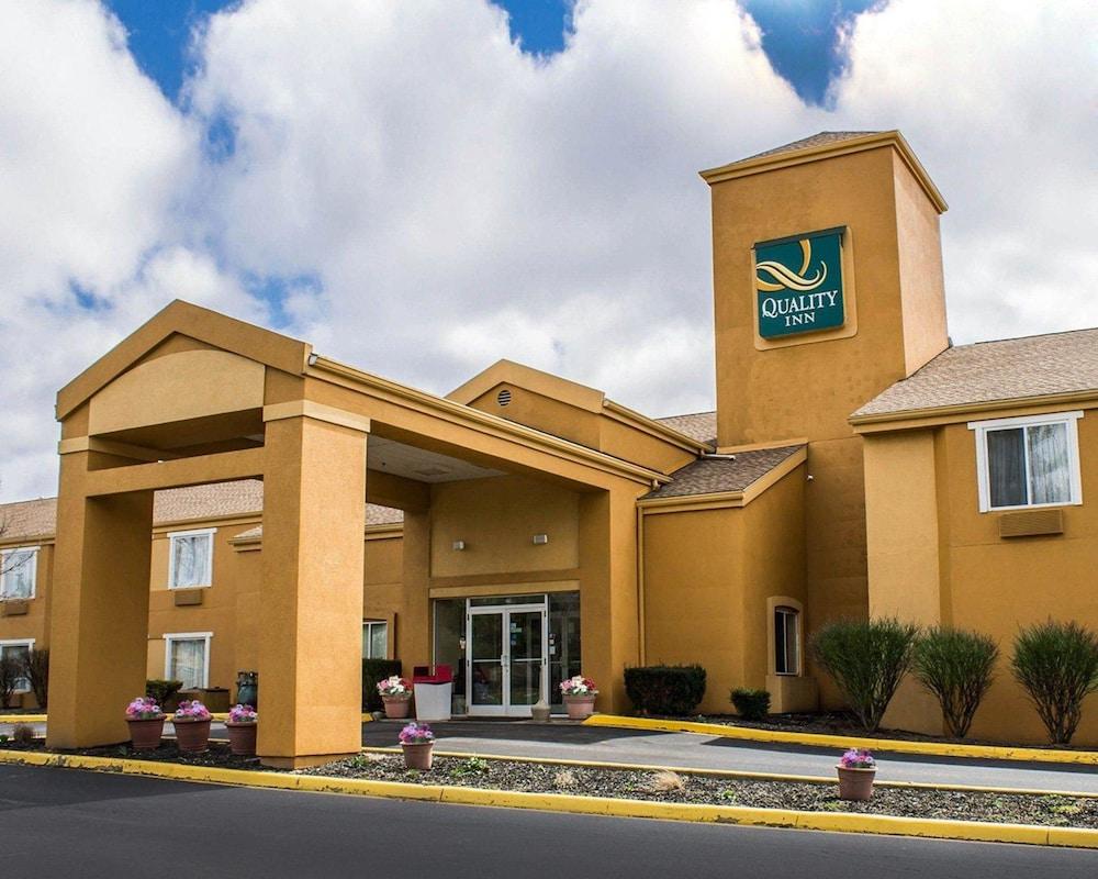 Quality Inn Brunswick Cleveland South Exterior photo