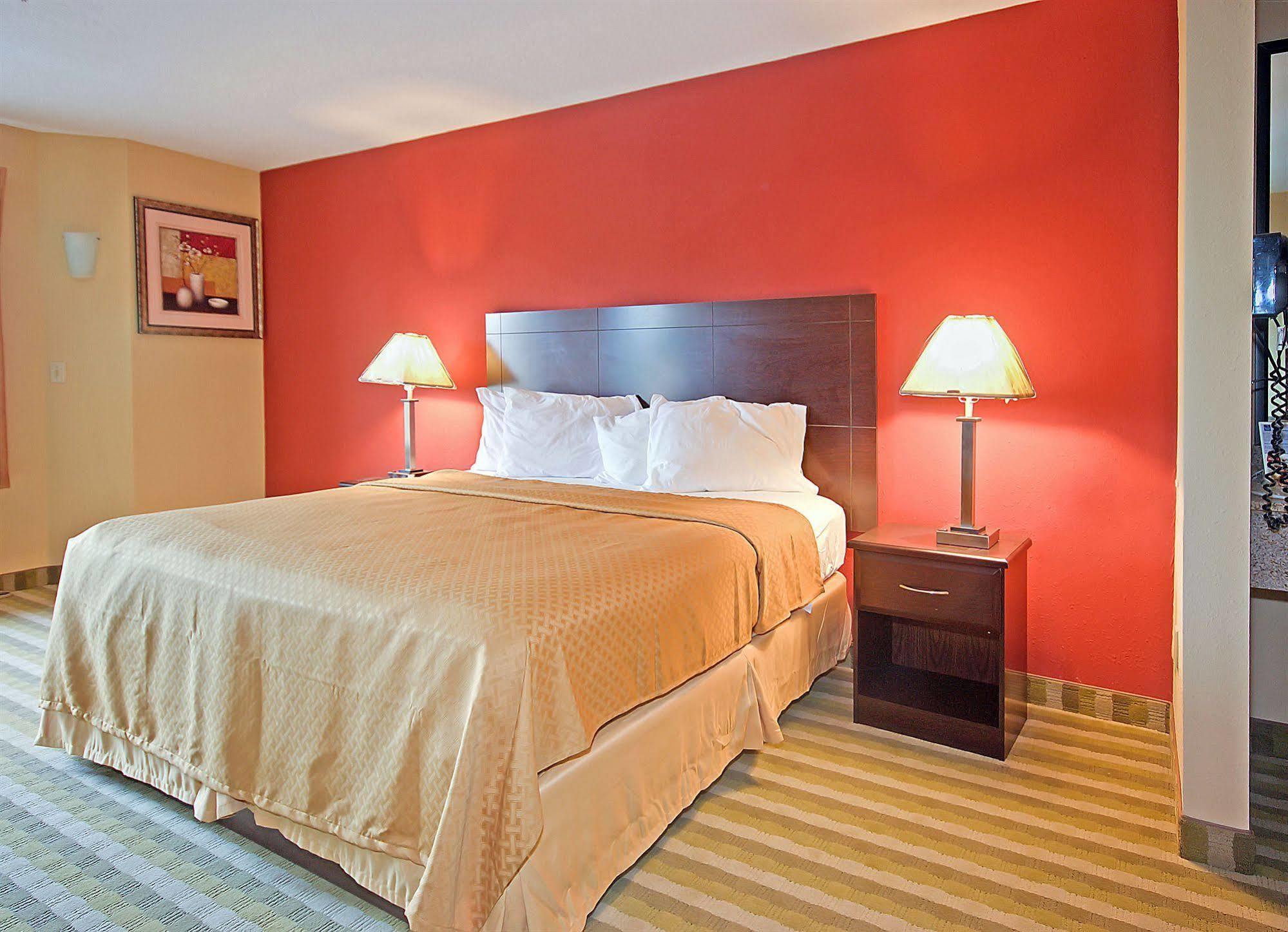 Quality Inn Brunswick Cleveland South Exterior photo